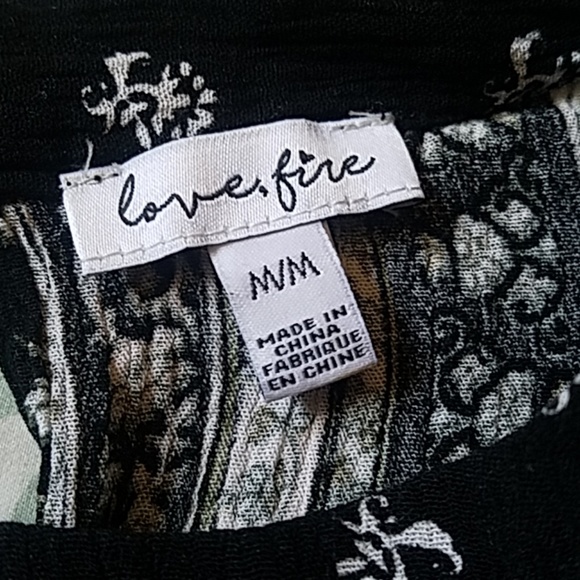 Patterned Top NWOT - Picture 4 of 6